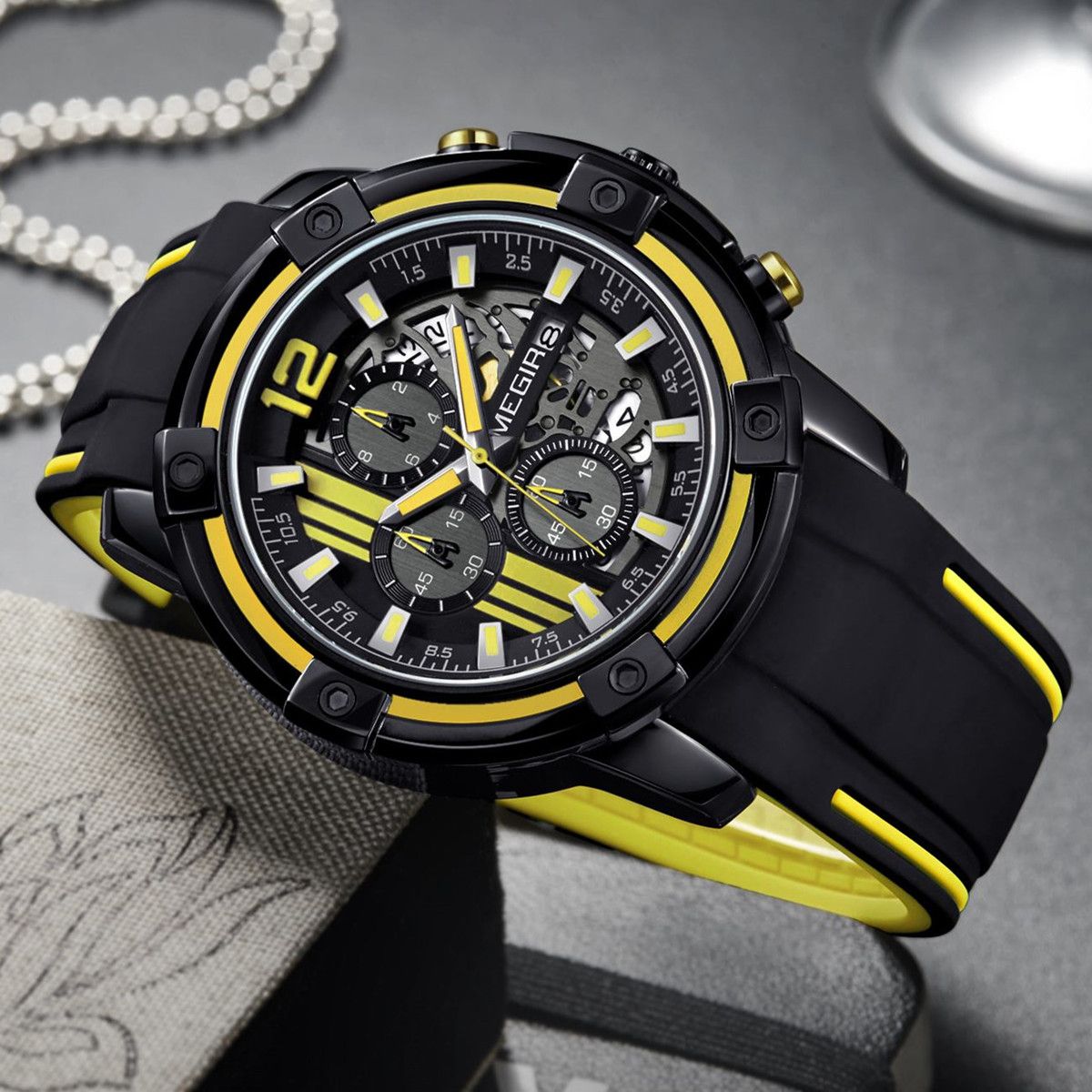 MEGIR Chronograph Mens Sport Watches with Silicone Band Big Dial Military Quartz Watch Men Clock Relogio Masculino Reloj Hombre 2097