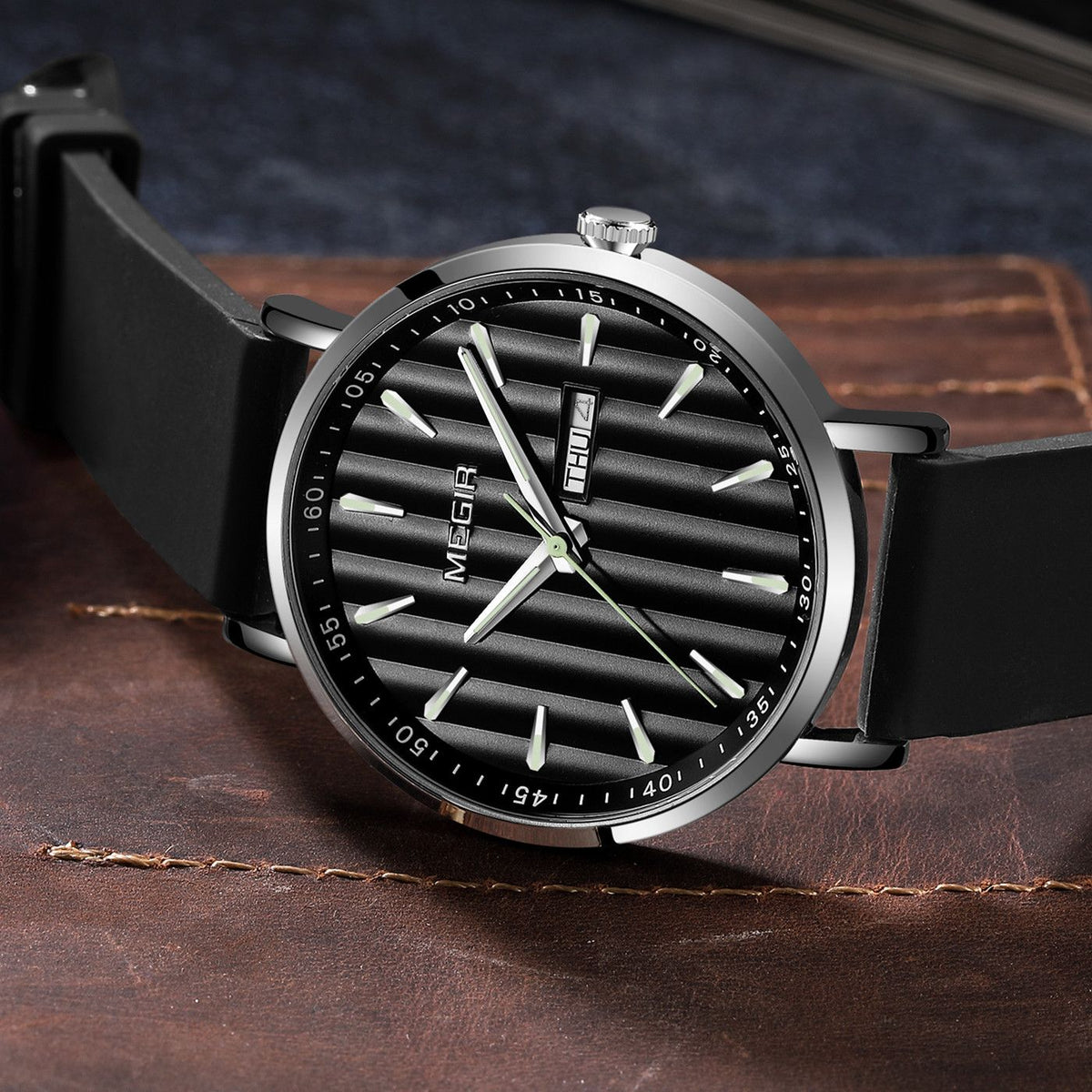 MEGIR Luxury Big Dial Mens Watch Fashion Quartz Casual Sport Wristwatch for Men Waterproof Week Date Display Clock Reloj Hombre 1081