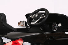 Mercedes Sl500, Coche Eléctrico Infantil De 12 Voltios Con Una Batería De Litio, Neumáticos De Goma, Asiento De Polipiel Y Mucho Más.